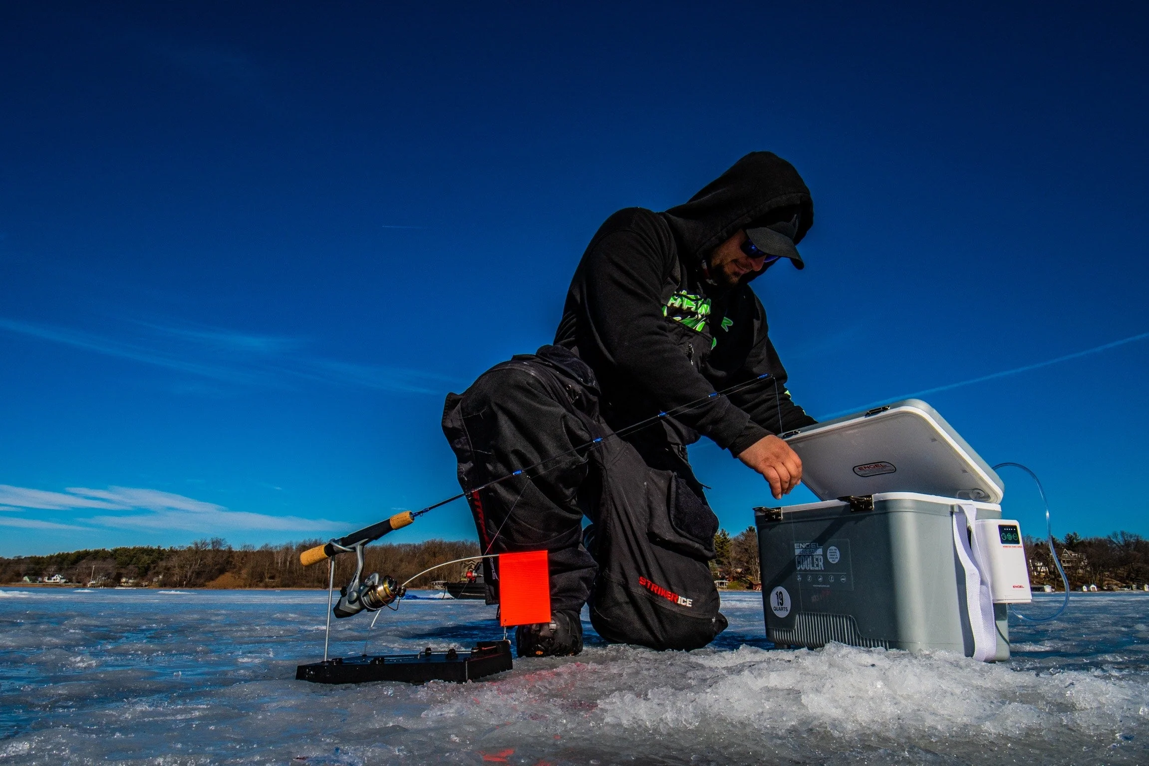 Engel 7.5Qt Live bait Pro Cooler with AP3 Rechargeable Aerator & Stainless Hardware - Image 21