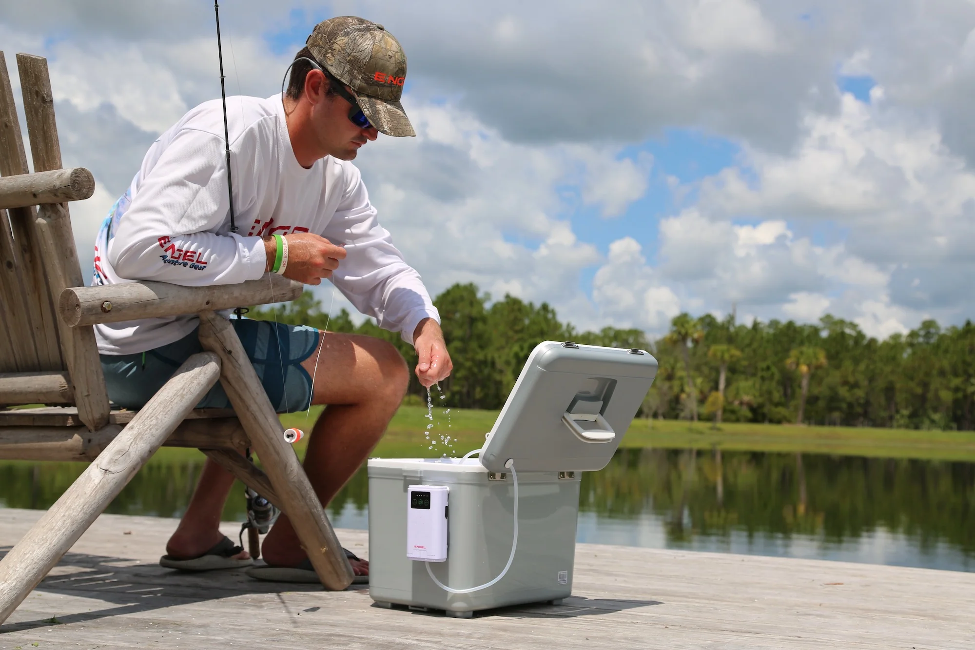 Engel 19Qt Live bait Pro Cooler with AP3 Rechargeable Aerator & Stainless Hardware - Image 10