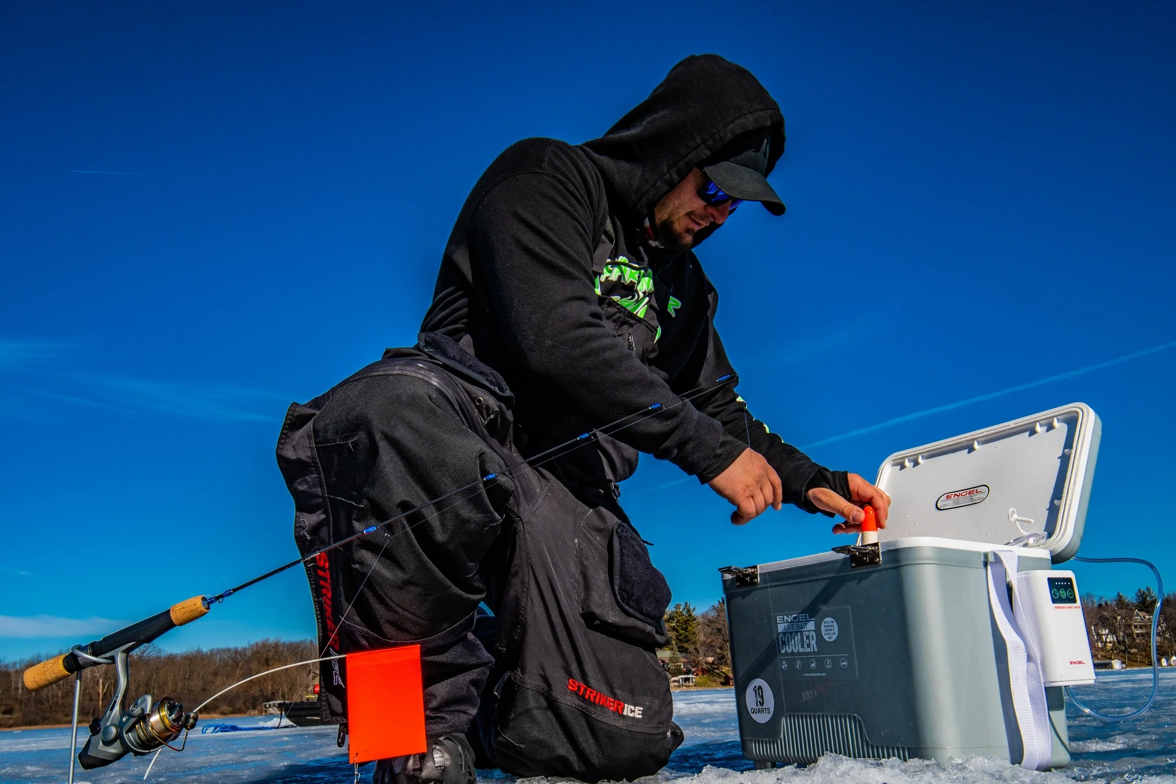 Engel 19Qt Live bait Pro Cooler with AP3 Rechargeable Aerator & Stainless Hardware - Image 13