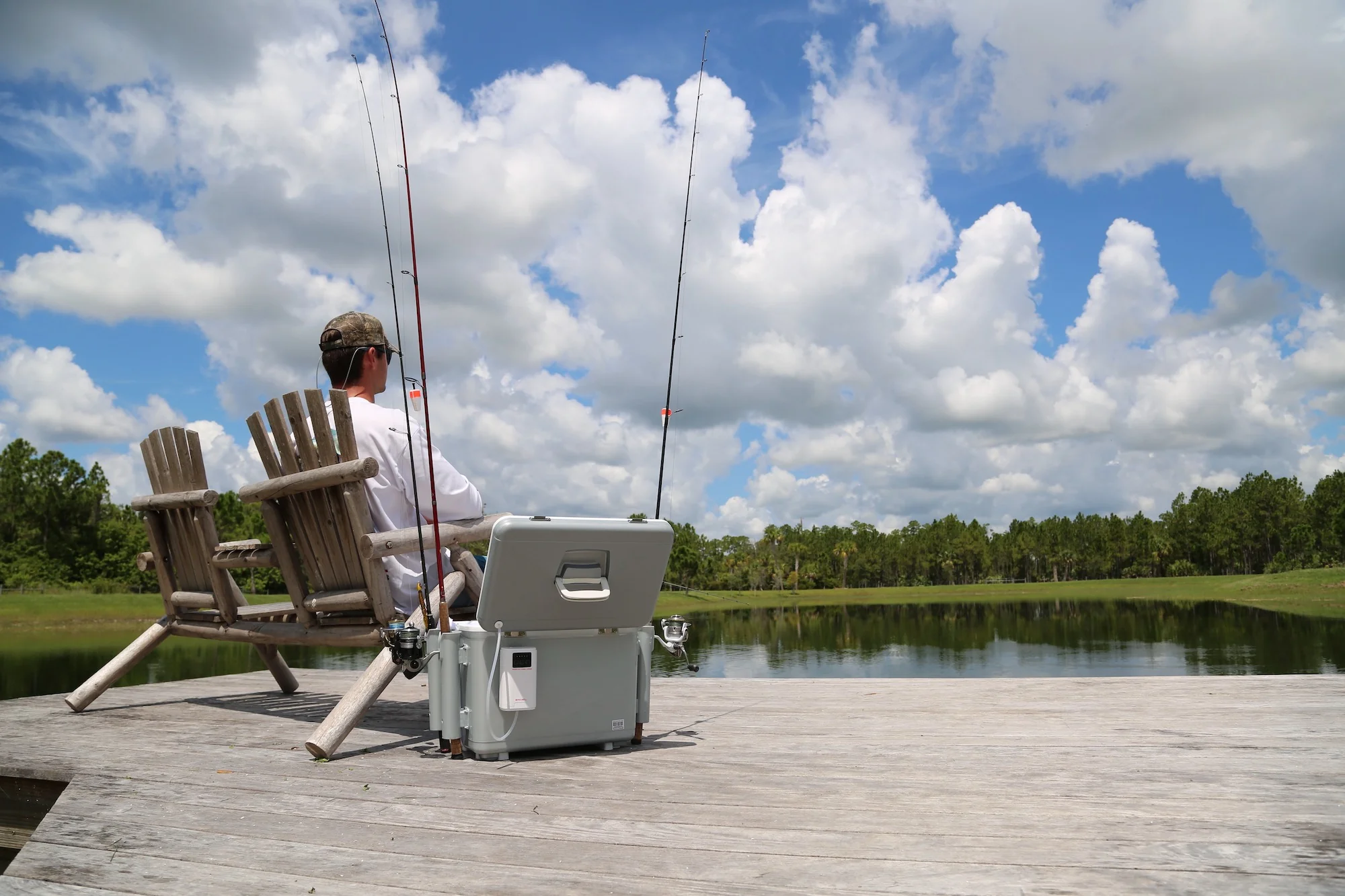 Engel 30Qt Live bait Pro Cooler with AP4 XL Rechargeable Aerator, Rod Holders & Stainless Hardware - Image 16