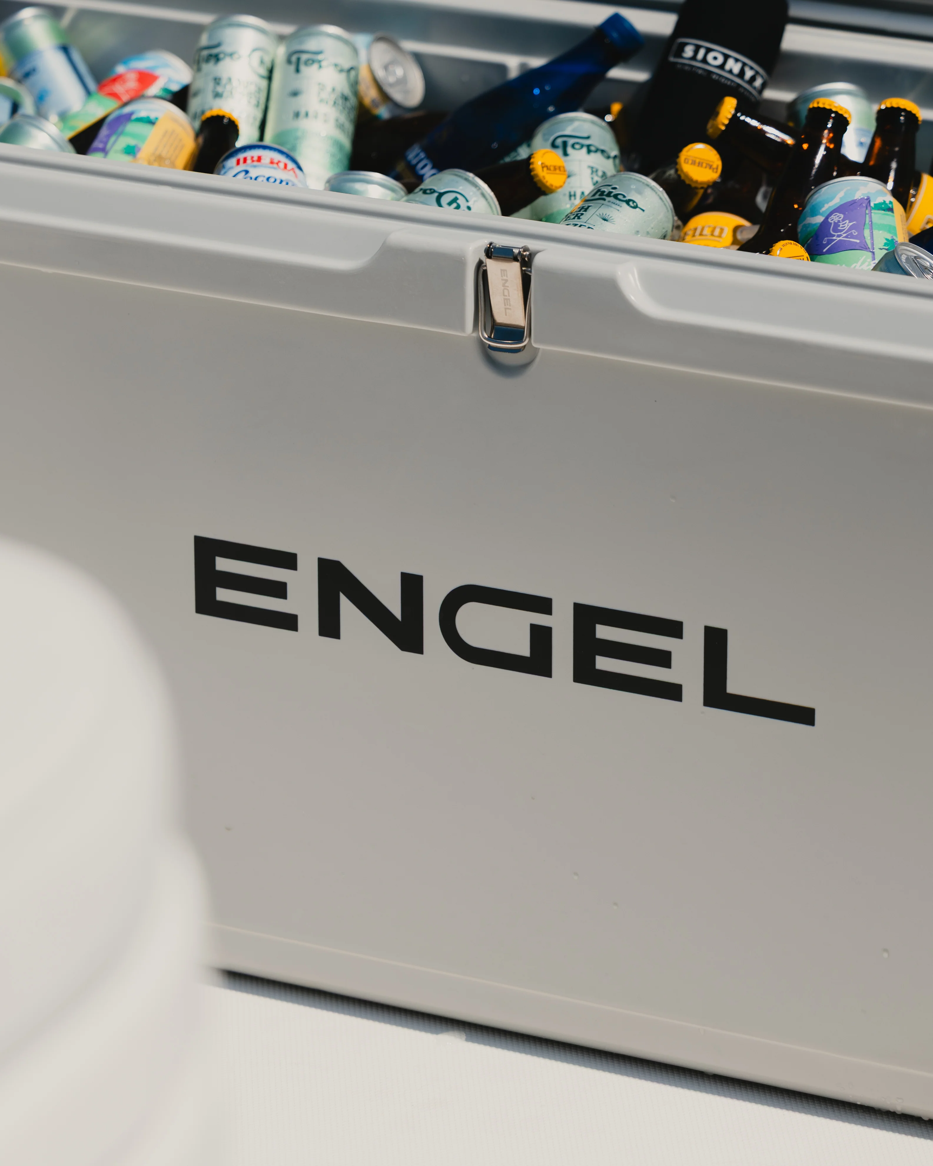 Engel 320 High Performance Hard Cooler and Ice Box - Image 7