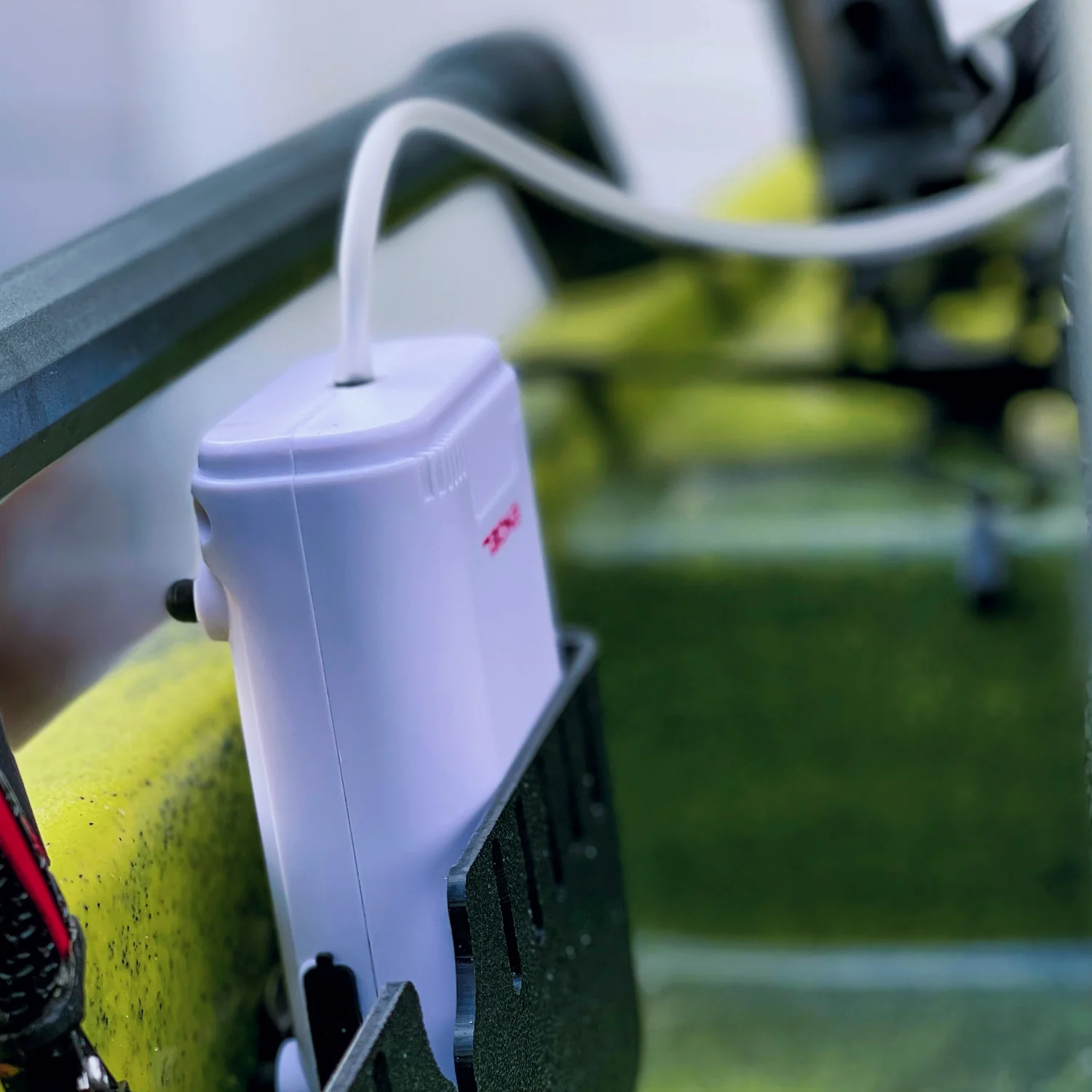 Engel Lithium-ion Rechargeable Live Bait Aerator Pump - Image 8